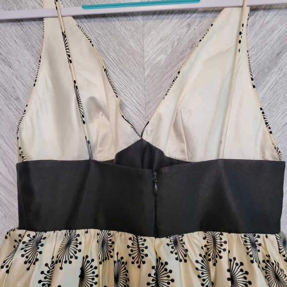 Milly Silk Starburst Deep Plunge Mini Dress Size 2 - Picture 7 of 10
